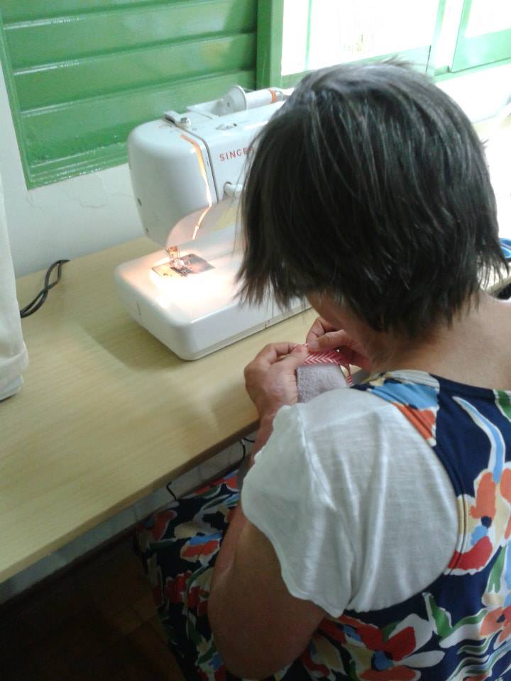 idosos costura1.jpg