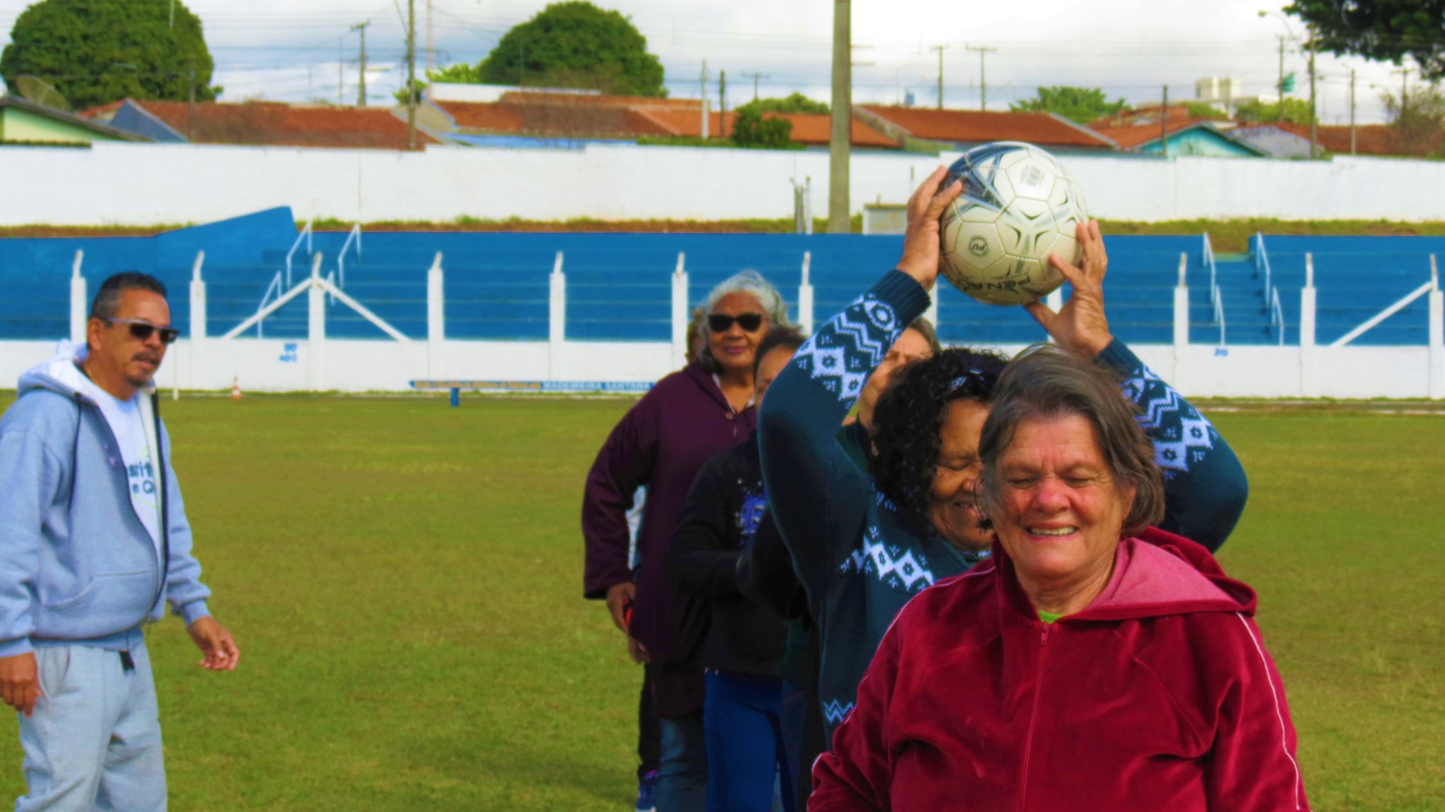 idosos ar livre3.jpg